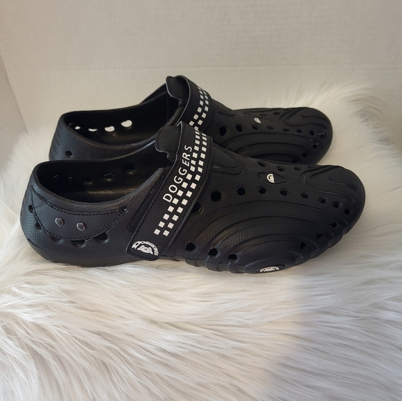 Doggers Stylish Black Studded Clogs, Size 8/9 - Picture 3 of 6